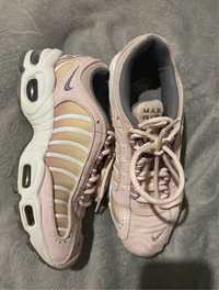 Sportowe buty nike