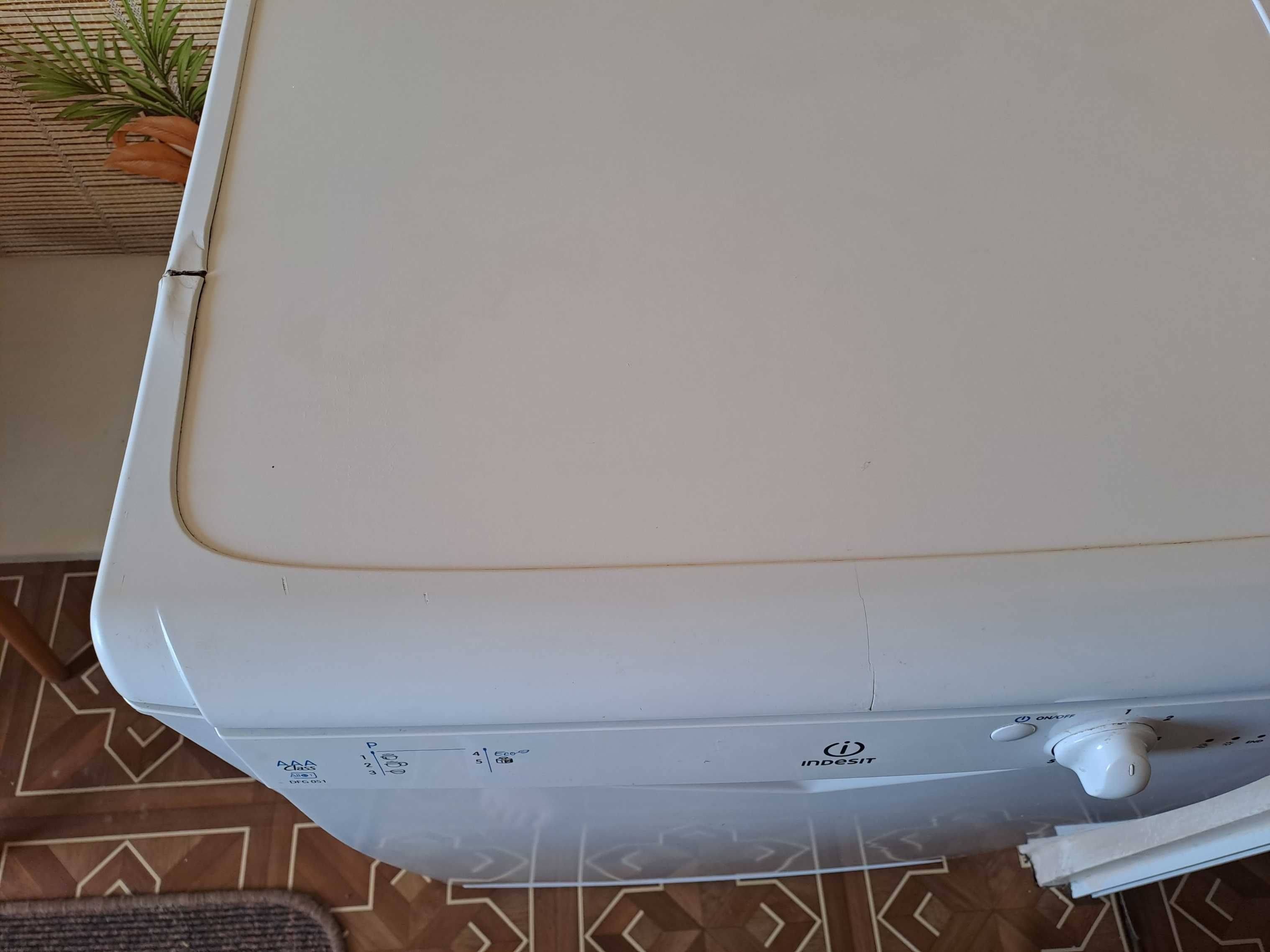 Посудомоечная машина Indesit DFG 051 продам недорого
