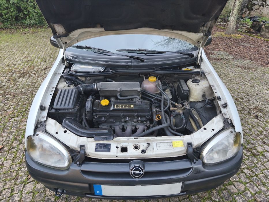 Opel corsa B 1.5 D  5 lugares ( LER ANÚNCIO )