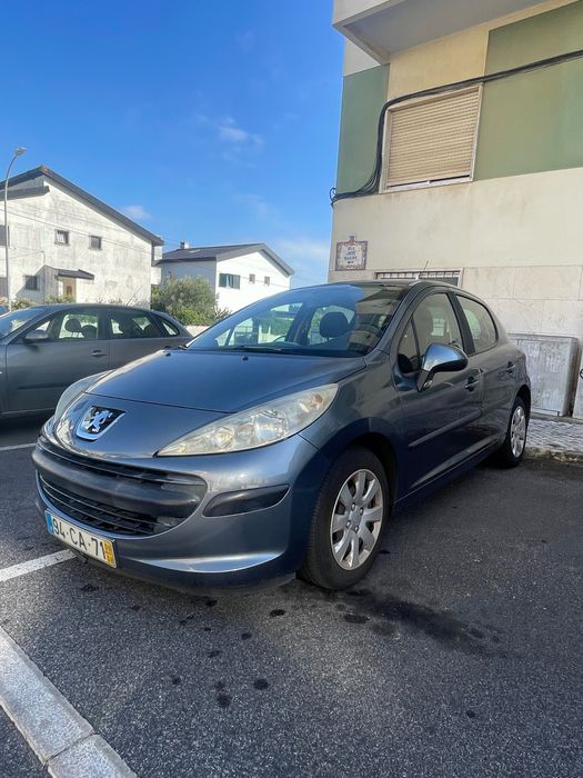 Peugeot 207 - ano de 2006