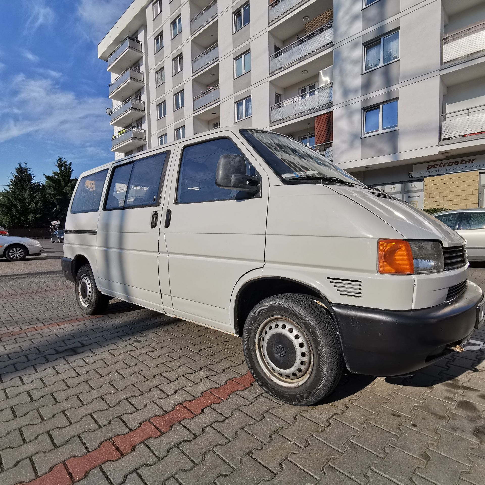 Sprzedam VW Transporter 1.9 TD
Pojemność silnika: 1 896 cm³
M