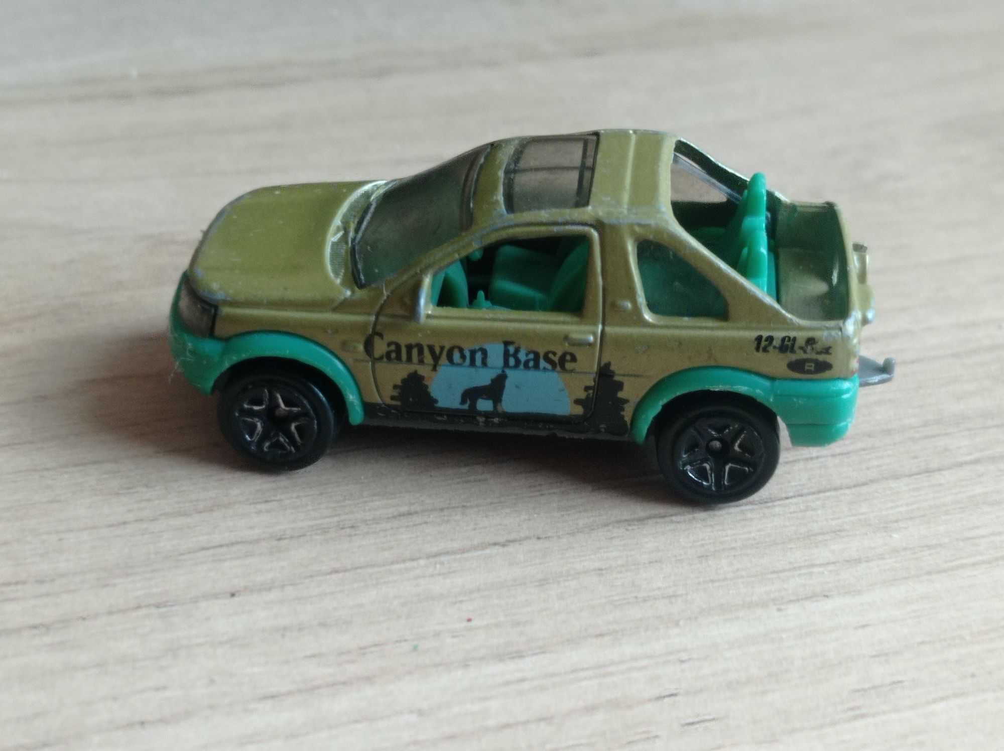 Model samochodu Land Rover Freelander matchbox 1:64