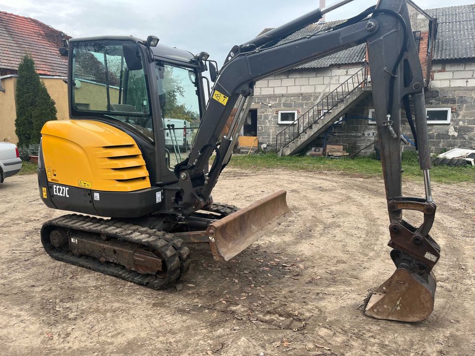 Minikoparka Volvo EC27C  Przebieg 2400mtg  Masa  2,7 Tony Faktura