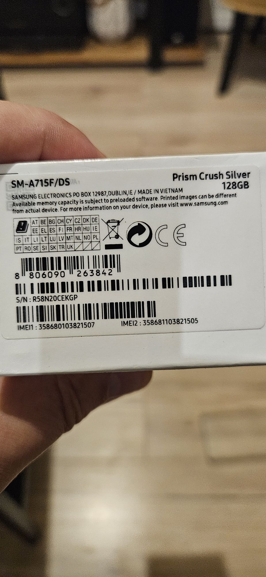 Samsung A71 w bardzo dobrym stanie.