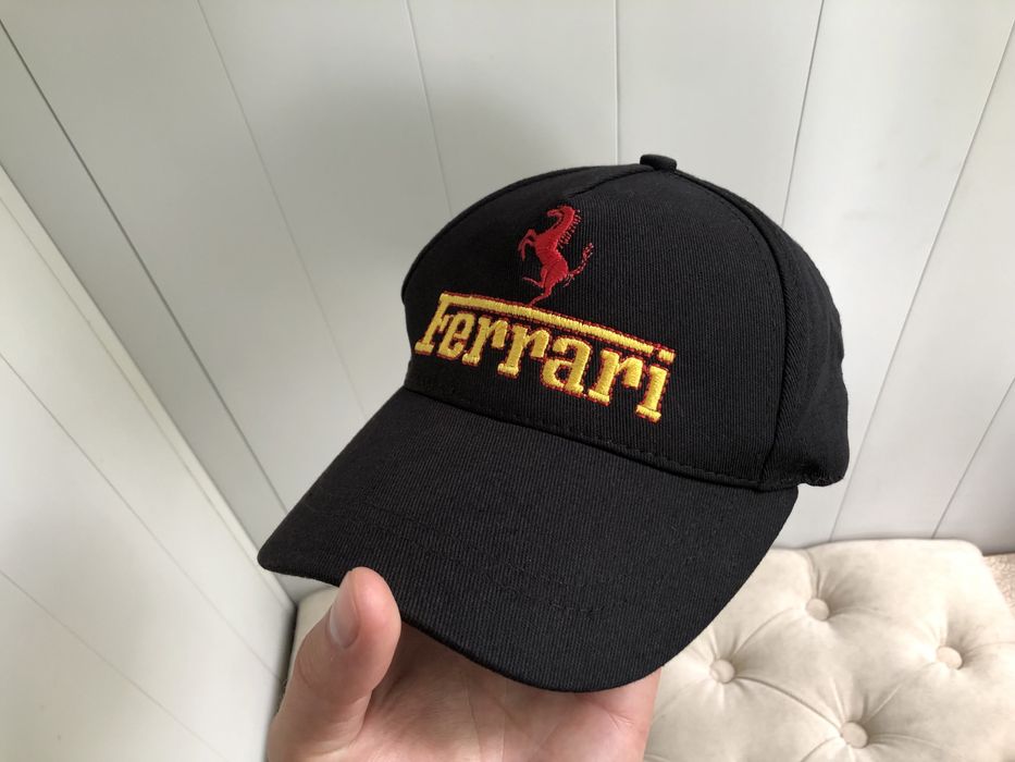 Красивая унисекс кепка, бейсболка черная Ferrari