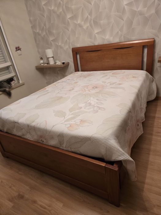 Cama e mobilia como novas