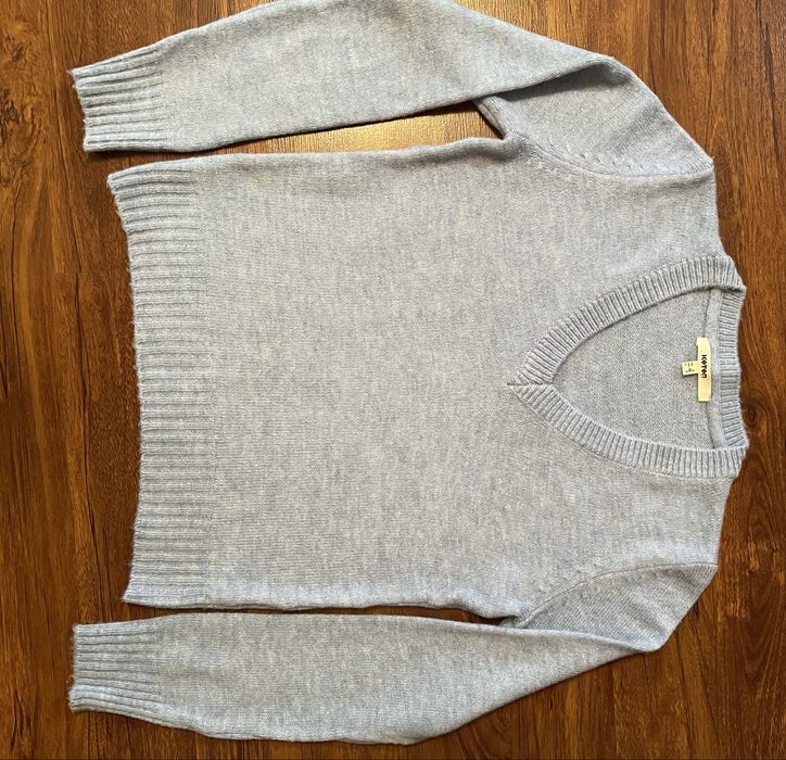 Блакитний светр s