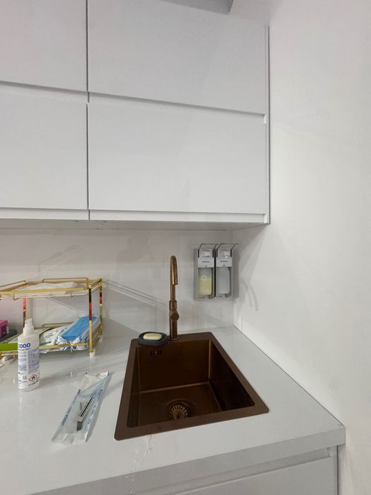 Sprzedam meble kuchenne/do gabinetu kosmetycznego/lekarskiego
