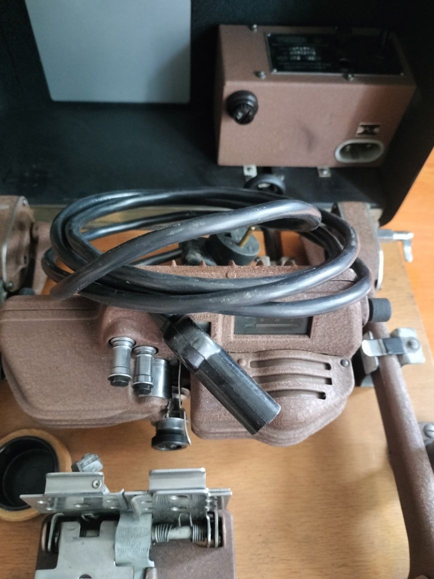 Meopta TEK 16mm stół montażowy