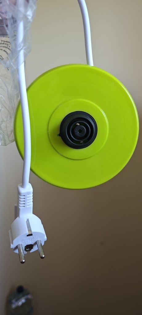 Czajnik Eldom o pojemności 0,9 l. Moc czajnika: 1200 W