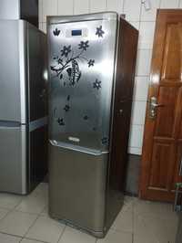 Холодильник з морозилкою Ariston Срібний