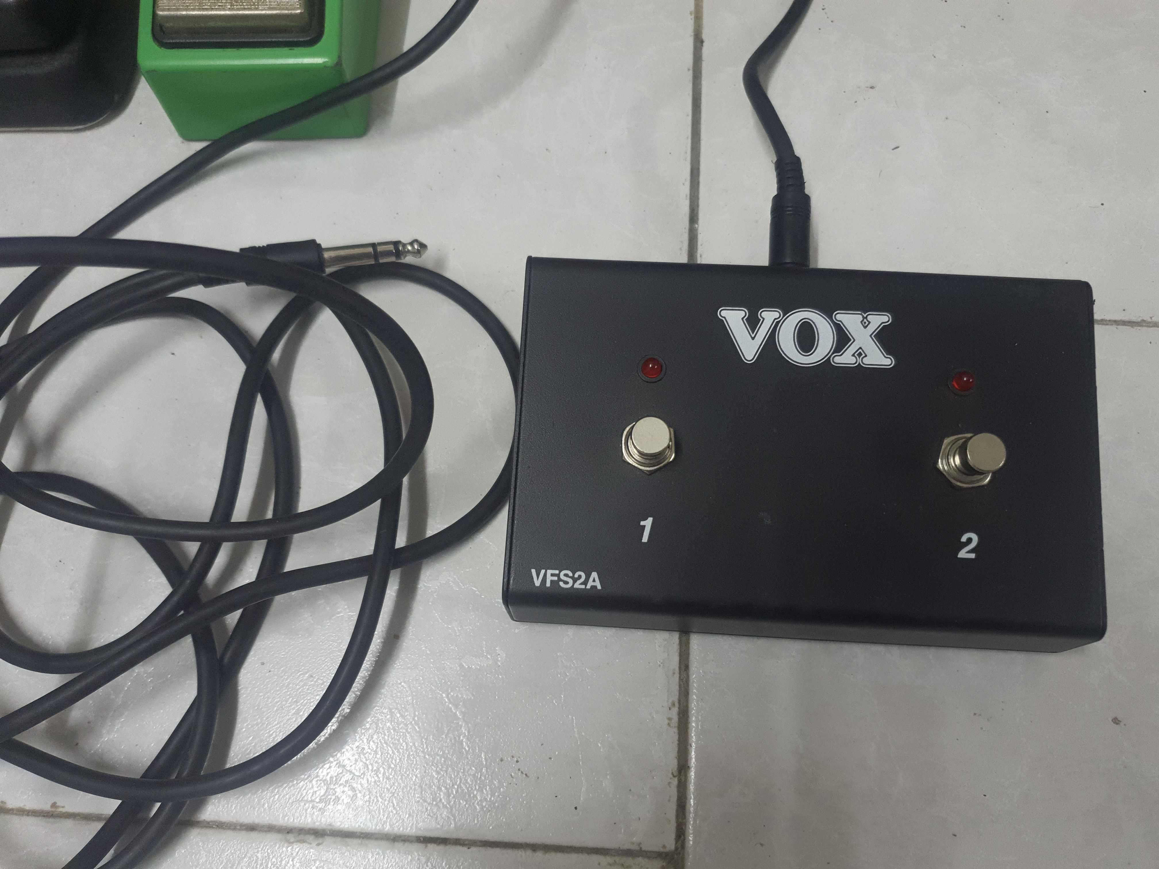 Vários pedais de guitarra