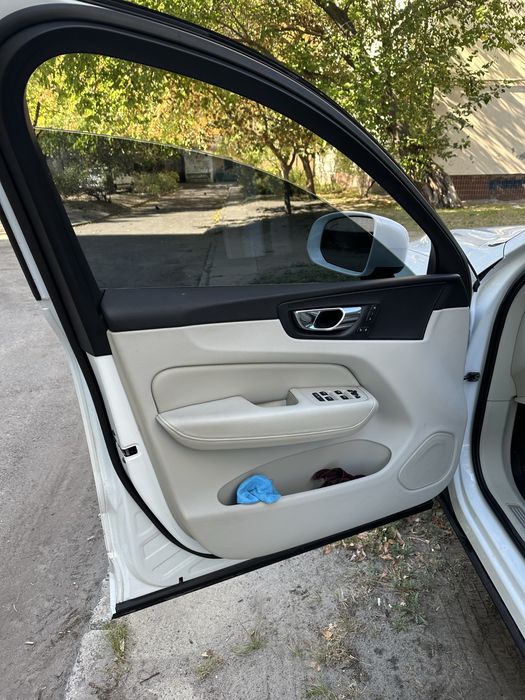 Volvo xc60, t6 320h.p.