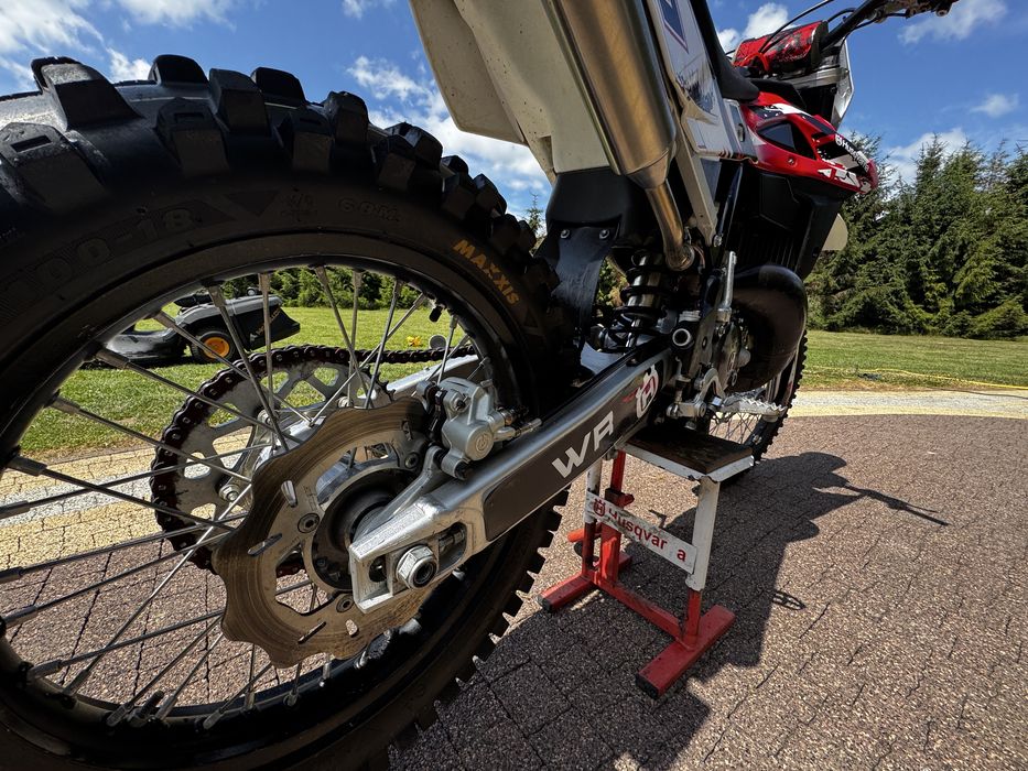Husqvarna WR 125 oryginalna 35 km donwestowama maly przebieg nowa