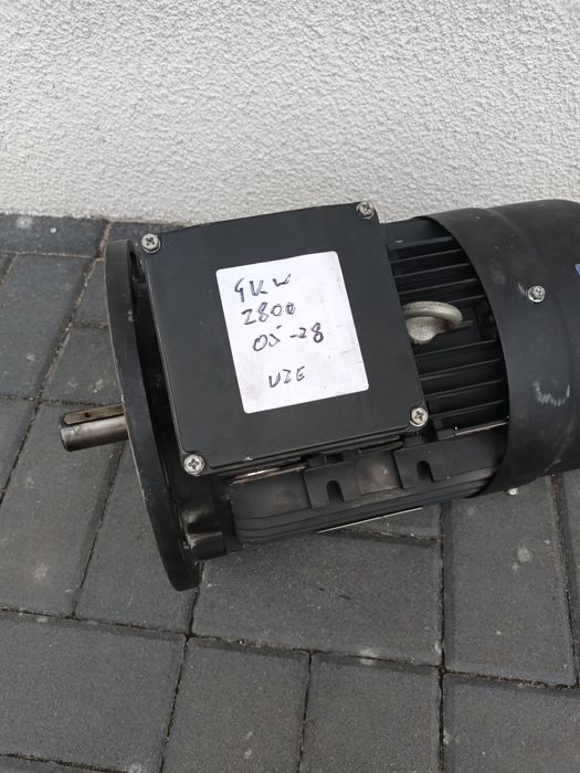 Silnik elektryczny 4kW.  2800obr.  400V.