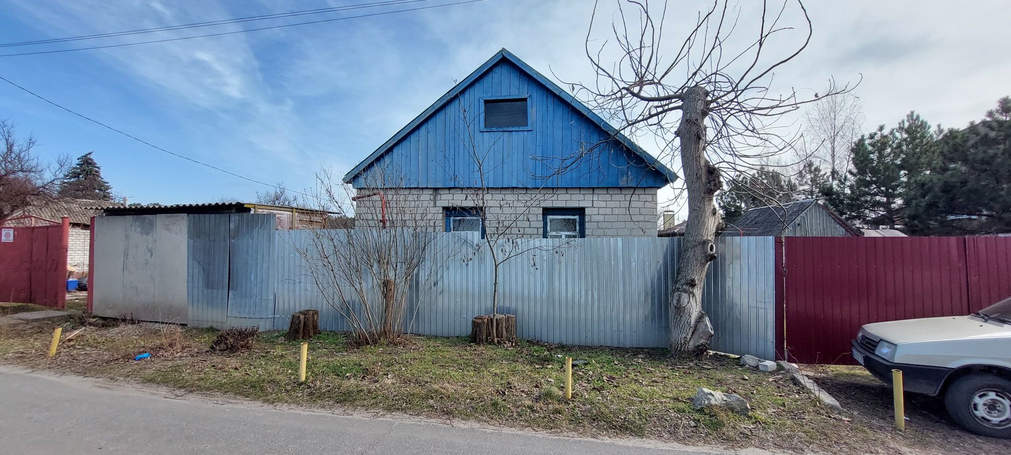 Продам дом в элитном районе с газом в Новоселовке,первая линия от реки