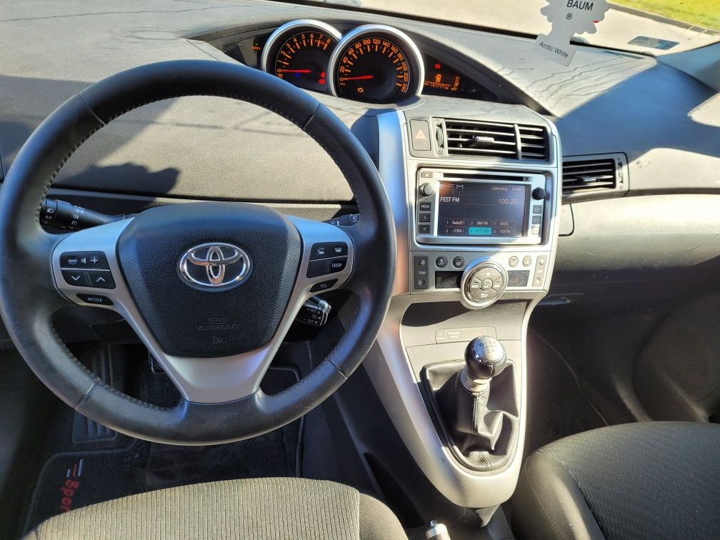 Toyota Verso 1.6 LPG, Klima, kamera, 2 x komplet opon !!!