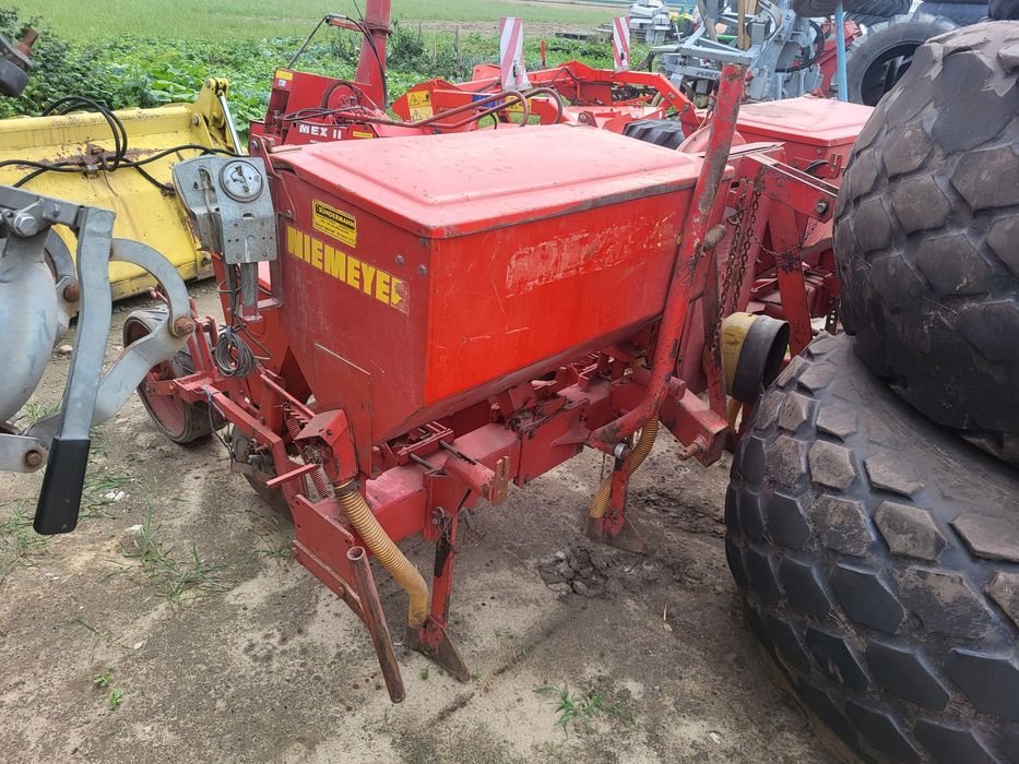 Siewnik do kukurydzy pneumatyczny Niemeyer Gaspardo