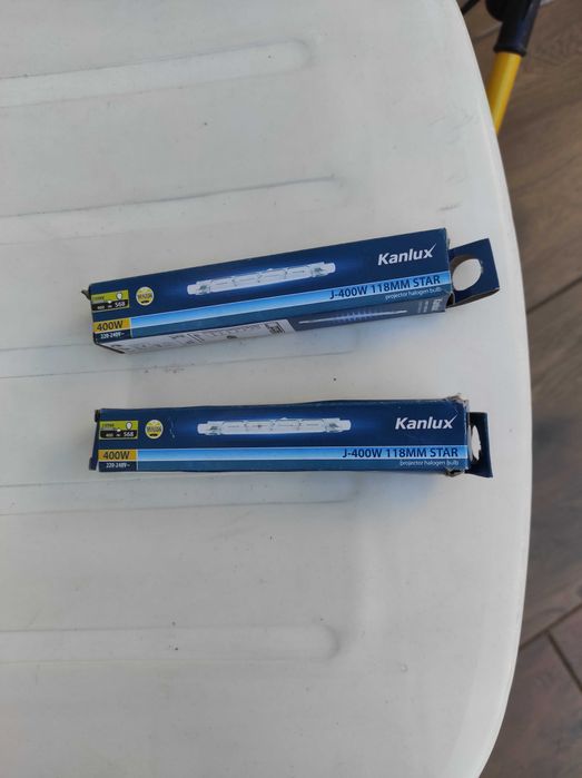 Reflektor halogenowy 1xmax 500W na statywie firmy Volteno.