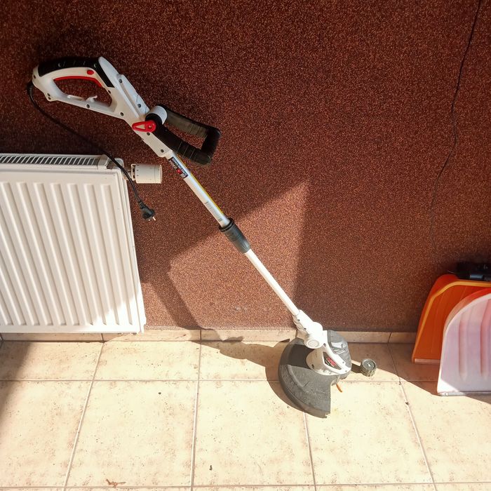 Podkaszarka elektryczna