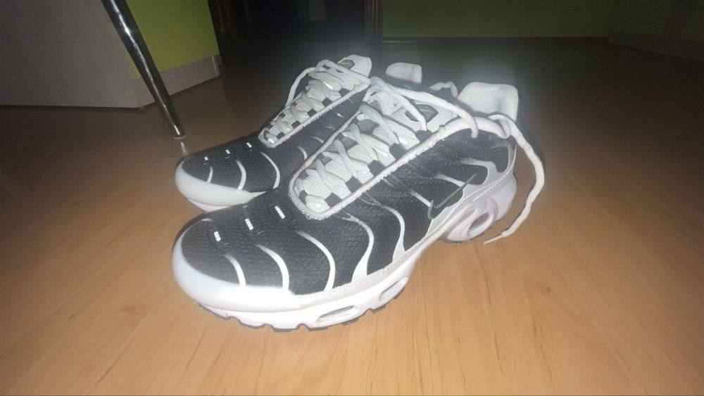 Nike Air Max Plus white black metallic pewter men’s
