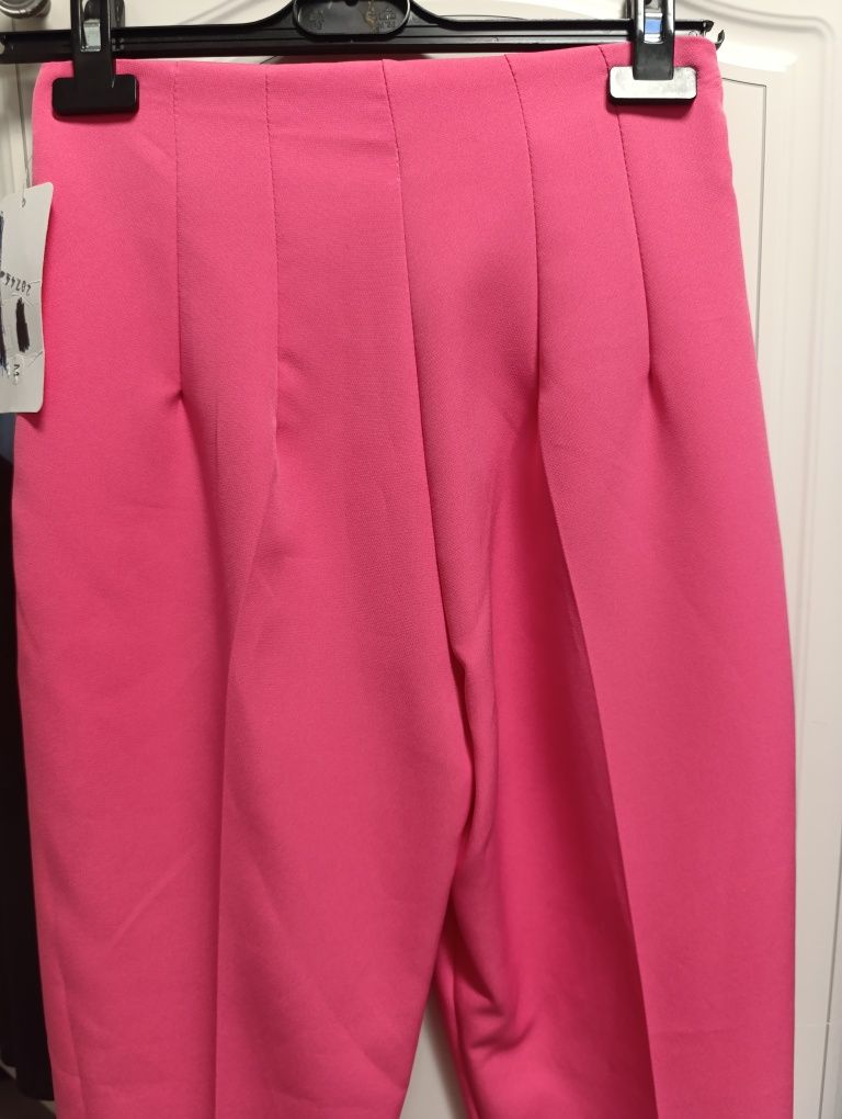 Calças clássicas rosa (modelo Zara)