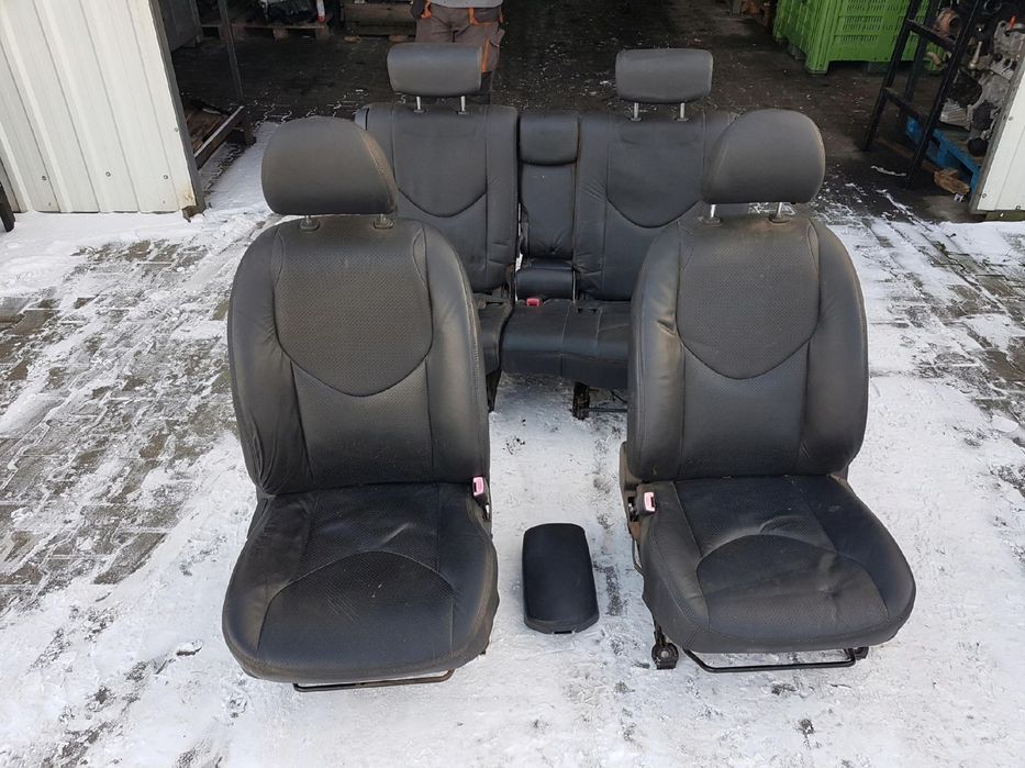 TOYOTA RAV4 3 III 05-08r FOTELE SKÓRZANE