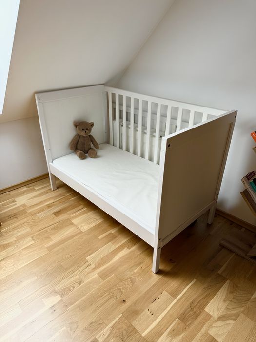 Łóżeczko dla niemowlaka dla dziecka dzieciece