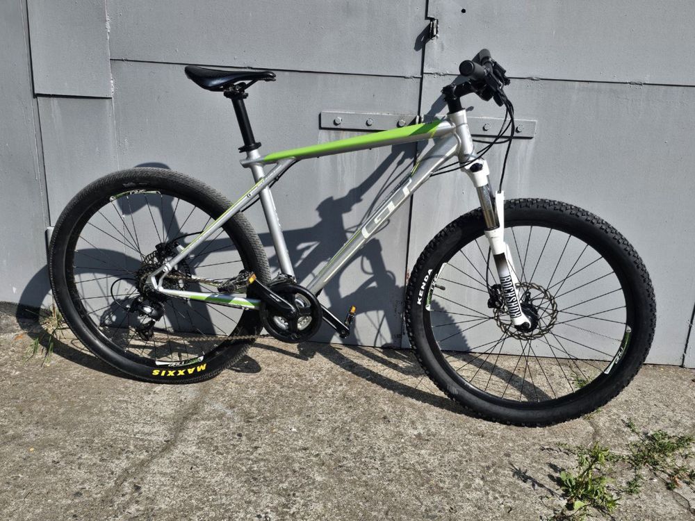 Фірмовий велосипед GT на RockShox та дисковой гидравліці