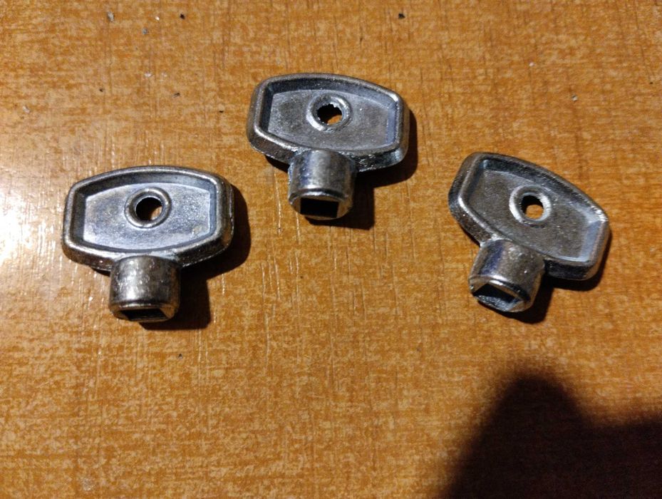 kluczyk do odpowietrzania kaloryferow trzy sztuki