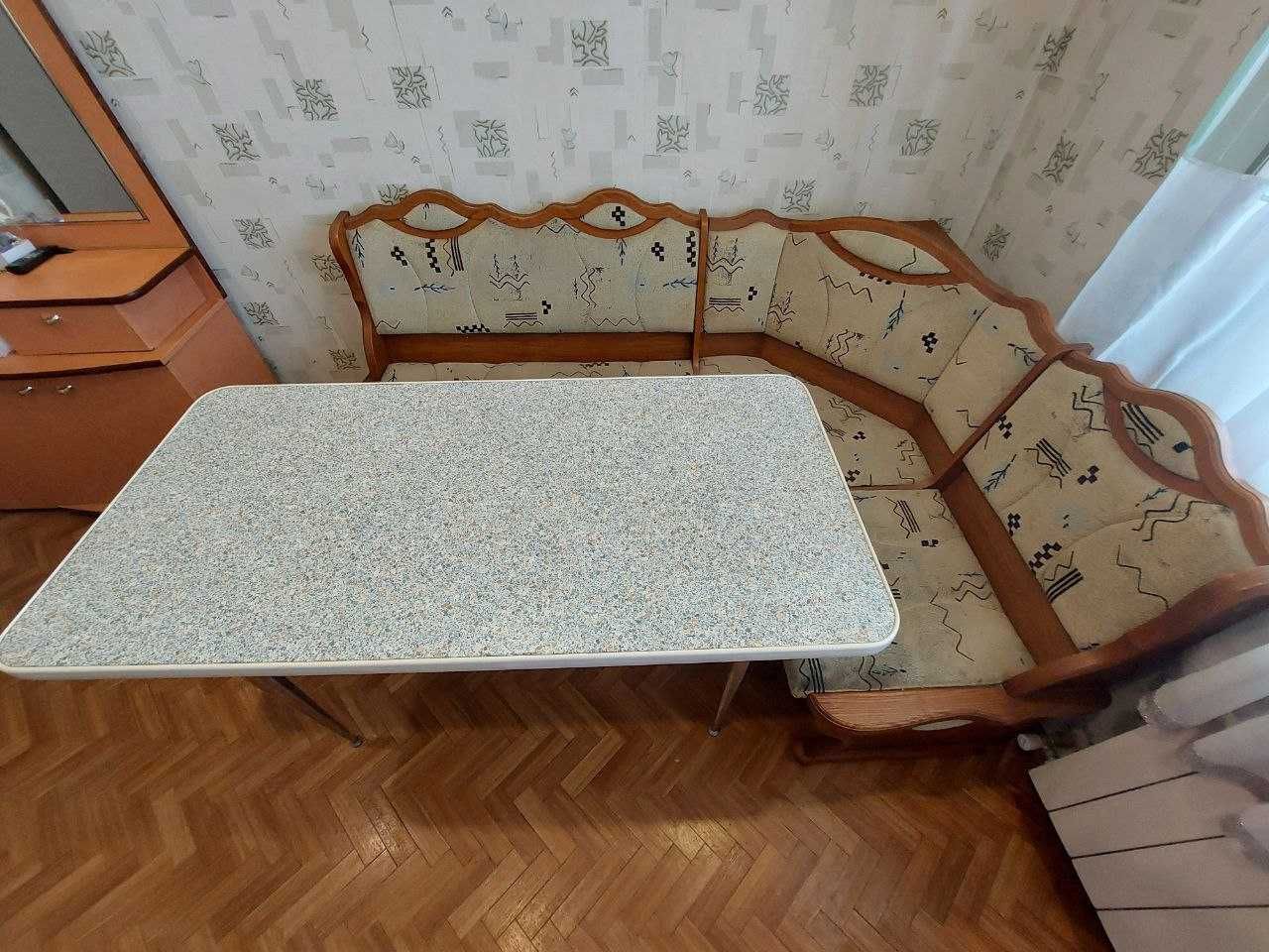Продам кухоний стіл 120*60