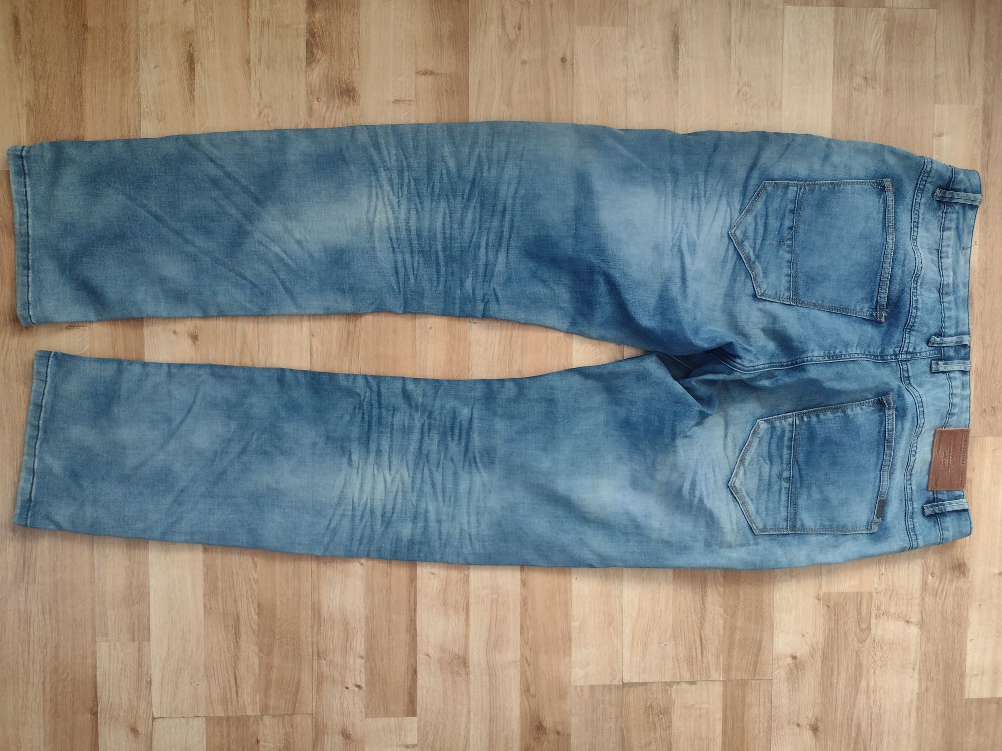 Męskie spodnie dżinsowe.37(46cm)