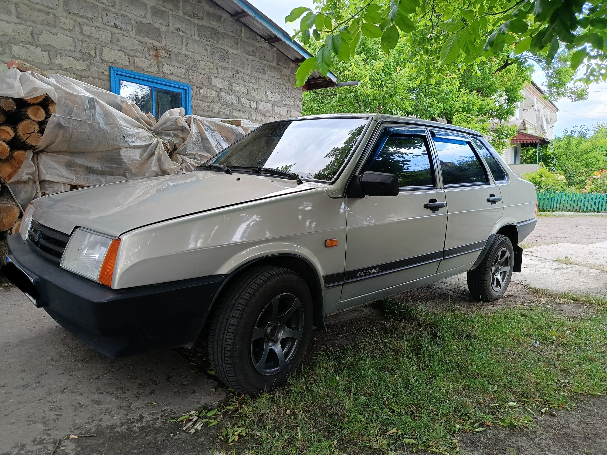 У гарному стані ВАЗ 21099