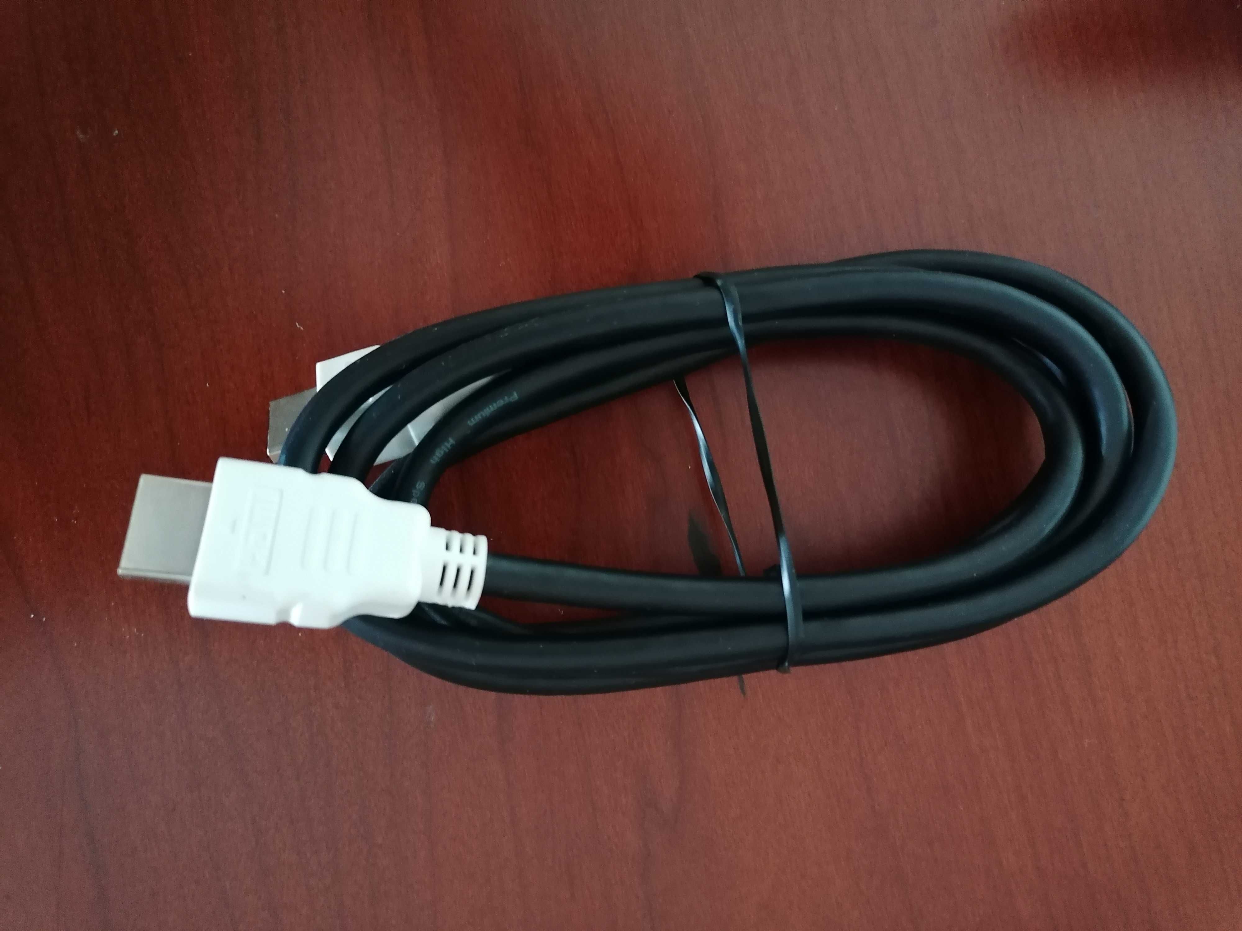 Três Cabos HDMI  variados
