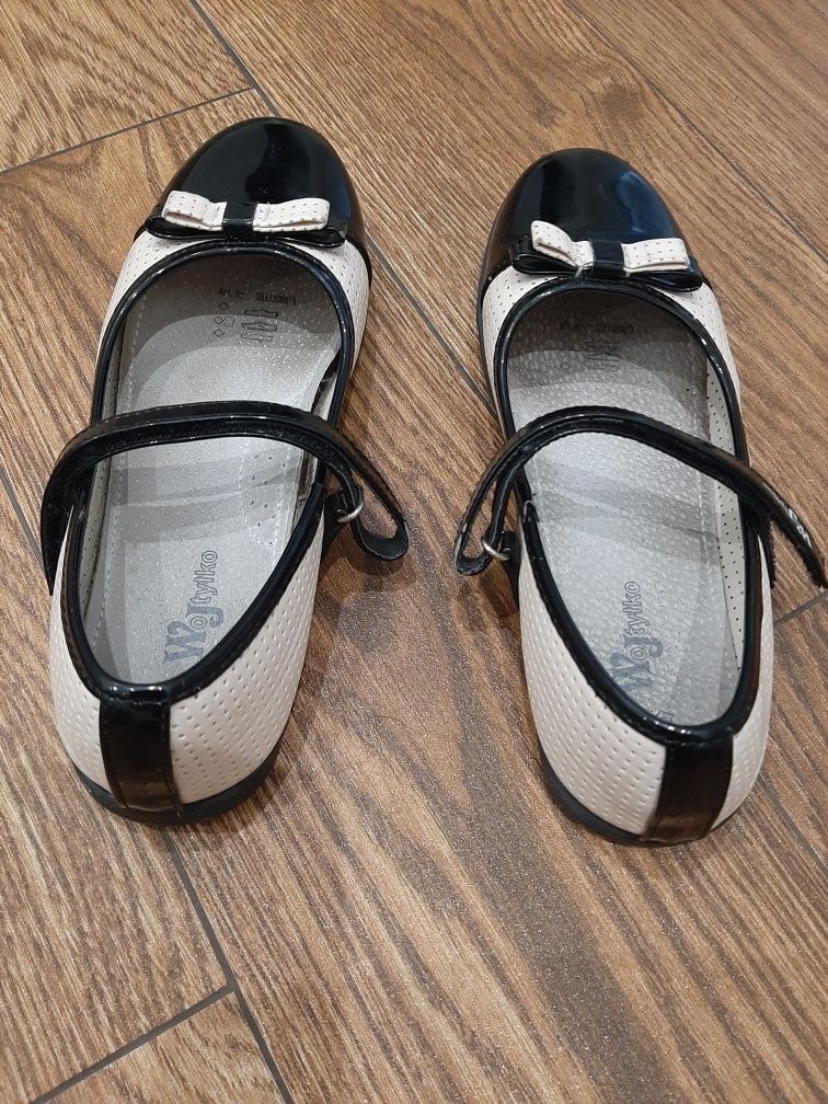 Buty wizytowe Balerinki dla dziewczynki 35 długość 21 cm Wojtyłko