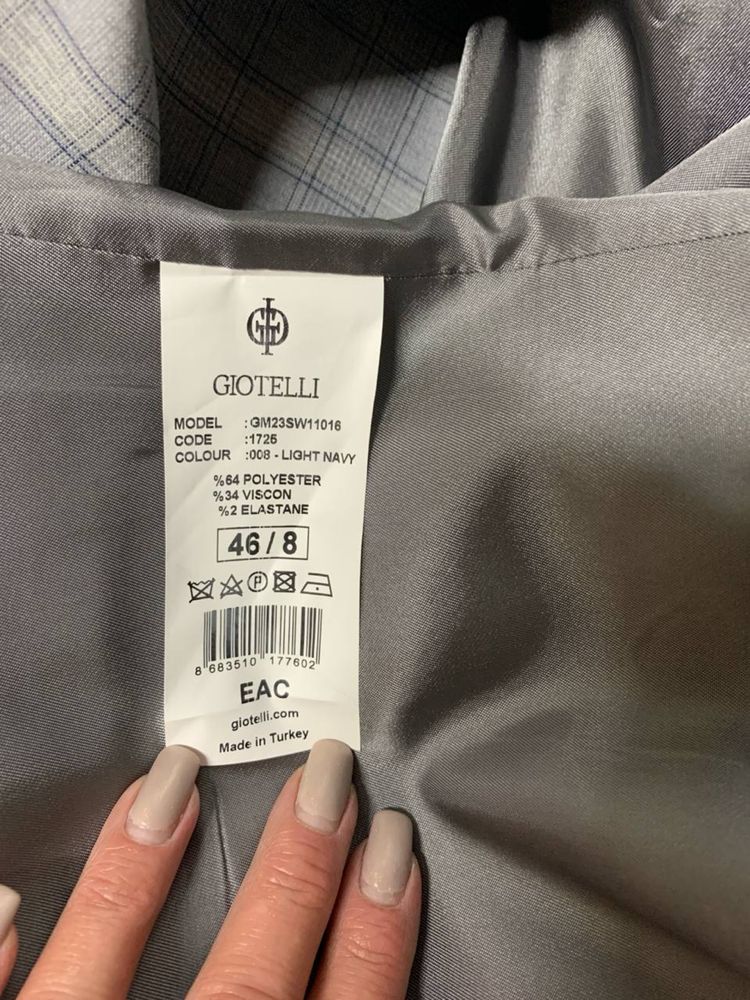 Продам чоловічий костюм трійка Giotelli