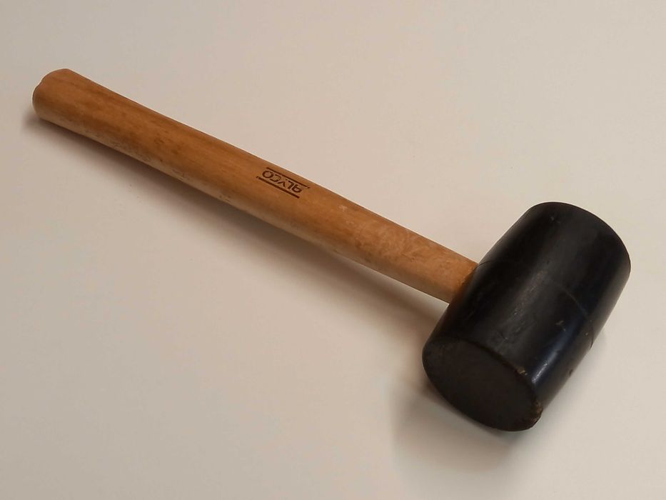 Martelo / Maço de Borracha Preta 'Alyco'