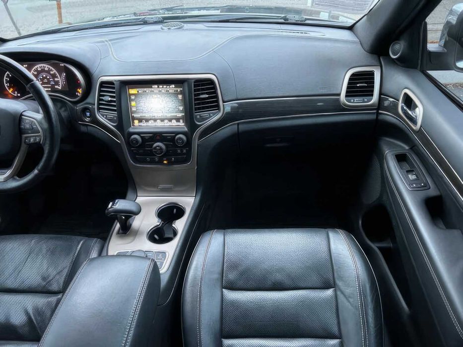 Jeep Grand Cherokee Overland      2014