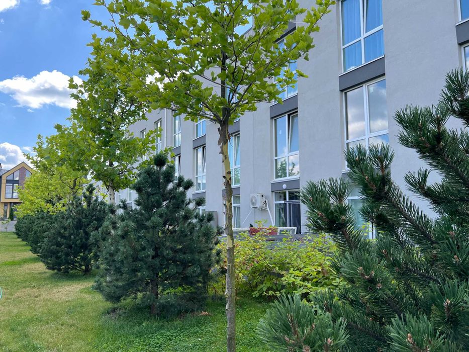 Велика квартира 55 м² із вітальнею та кухнею-їдальнею ЖК Sanville Park
