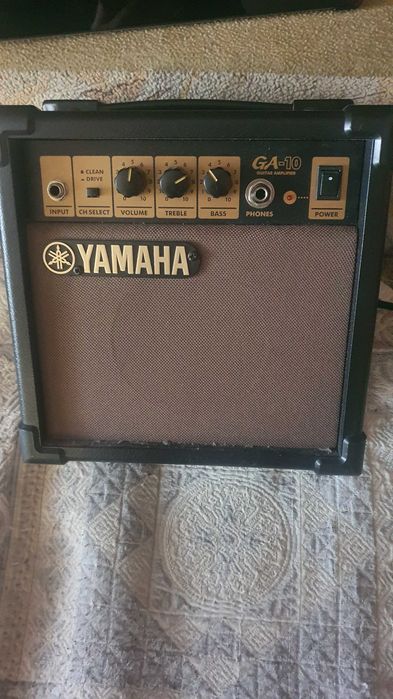 Усилитель для гитары YAMAHA GA10 в отличном состоянии.