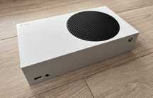 Konsola Xbox Series S 512GB + 2 pady po czyszczeniu stan bdb