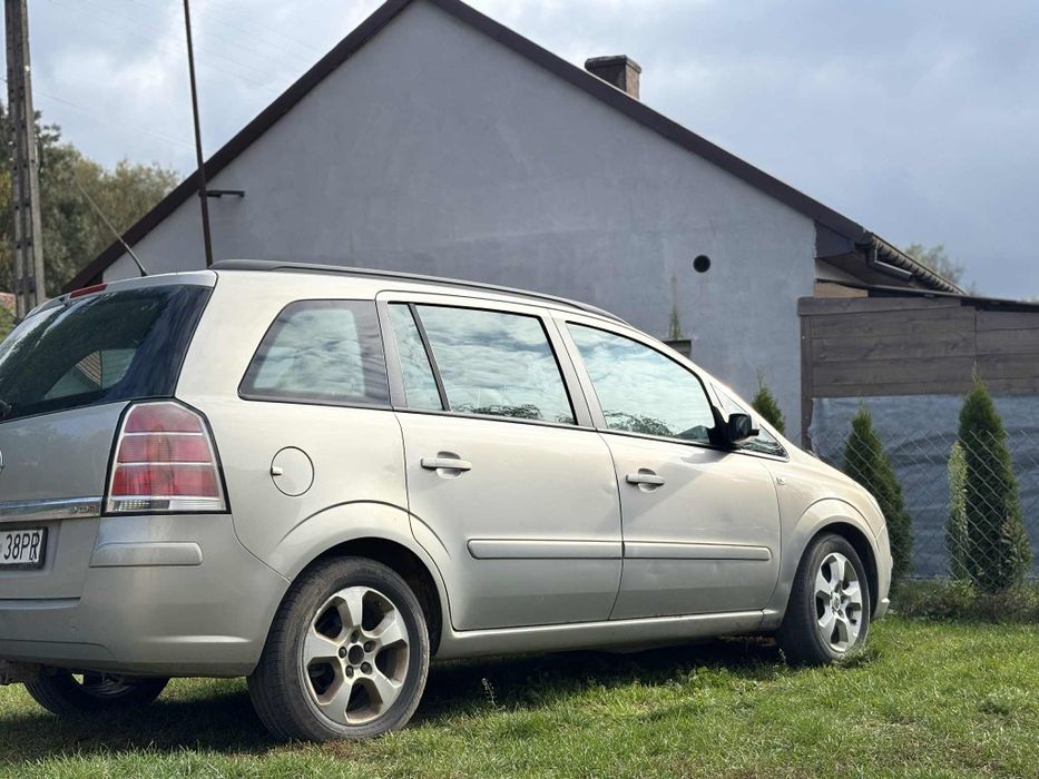 Sprzedam Opela Zafire B 2005