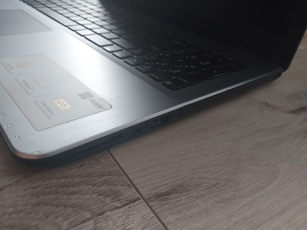 Laptop notebook Asus VivoBook 15 R542U i5-8250U