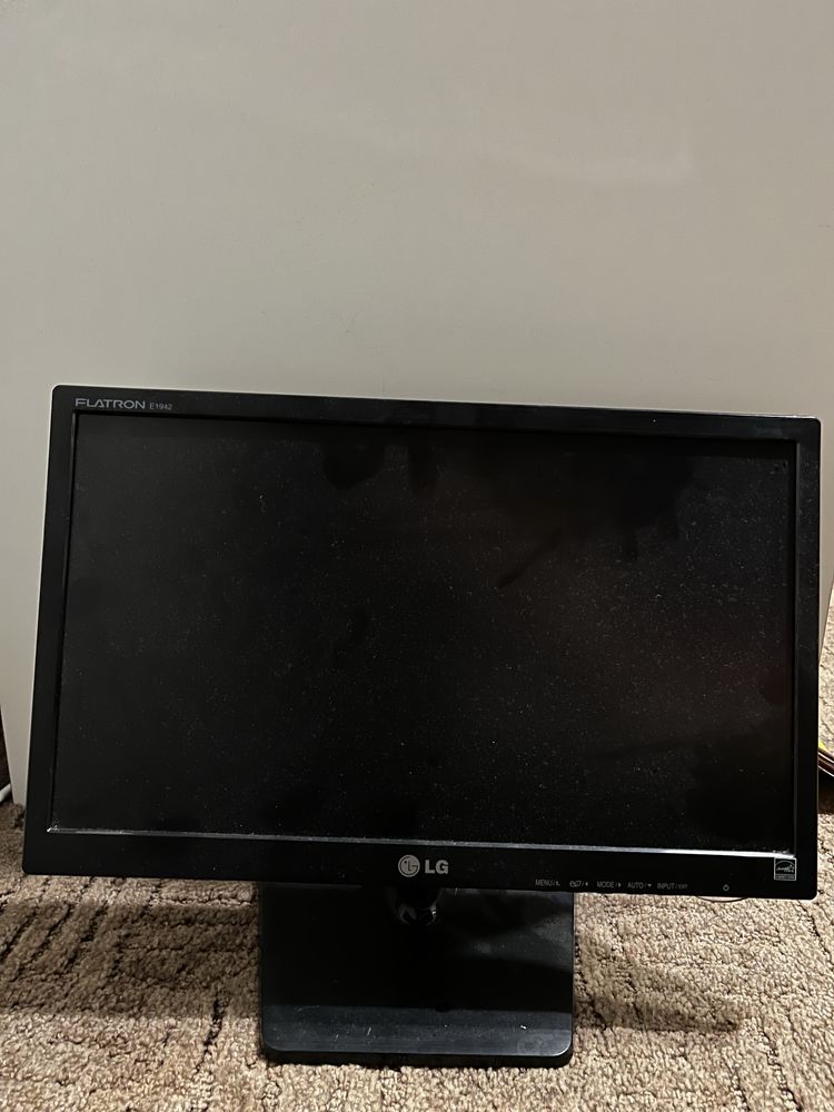 Продам не робочий монітор LG