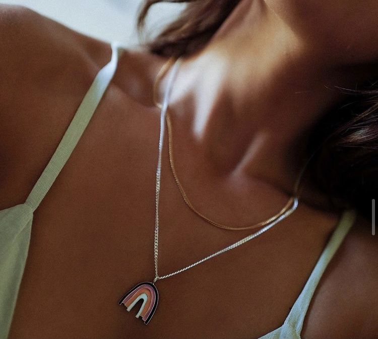 Pendente arco-íris da marca FOLHADELA