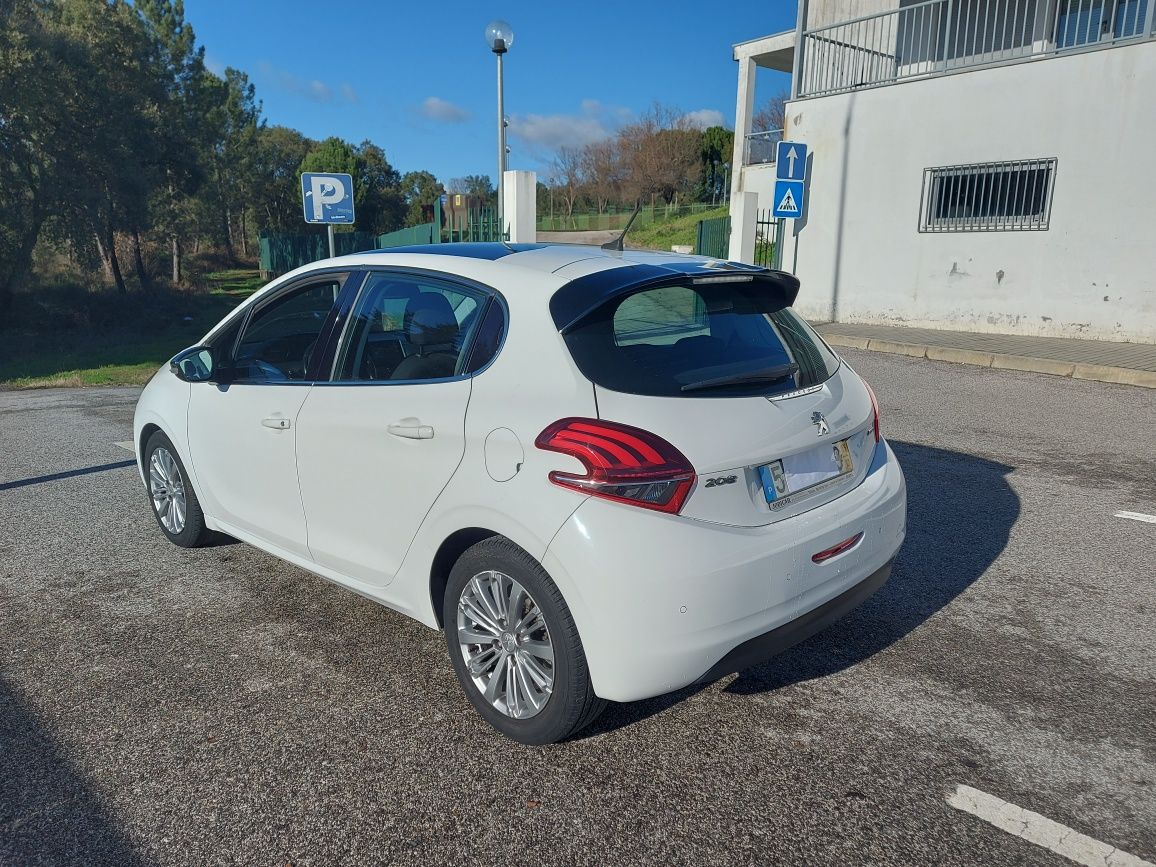 Peugeot 208 1.6 BlueHdi 100cv Allure GPS+Camêra de Marcha Atrás