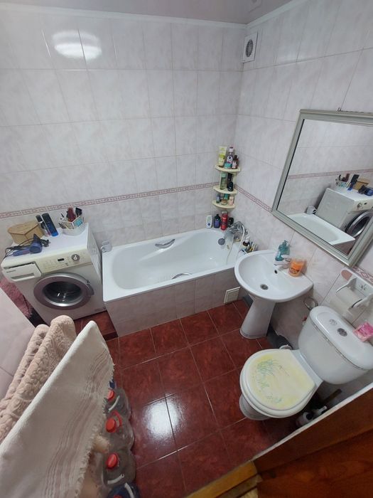 Продаж  3 кімнатна квартира  вулиця Велика  Морська Центр