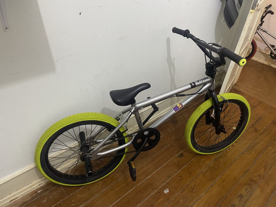Bicicleta BMX ARO 20 como nova