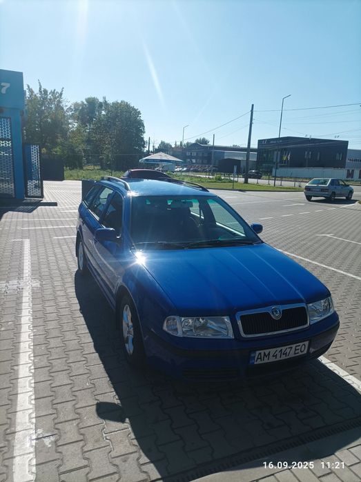 Skoda Octavia Tour(FL) MPI MT 1,6 газ--бензин