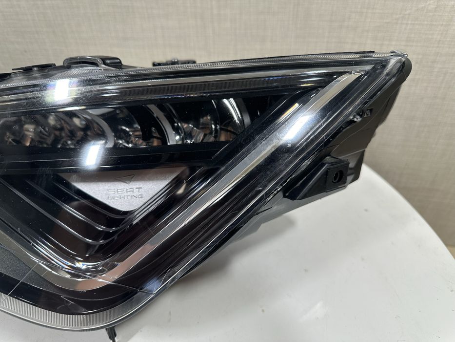 Фара передняя левая Seat Leon 3 ( 2017 2018 2019 2020 г.) 5F1941773A